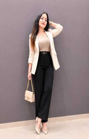 Top female escort available in Raipur