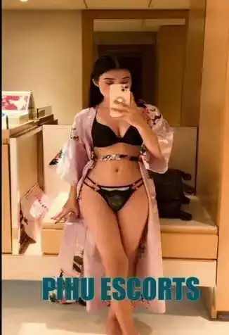 Slim Escorts Girls in Sarojini Nagar